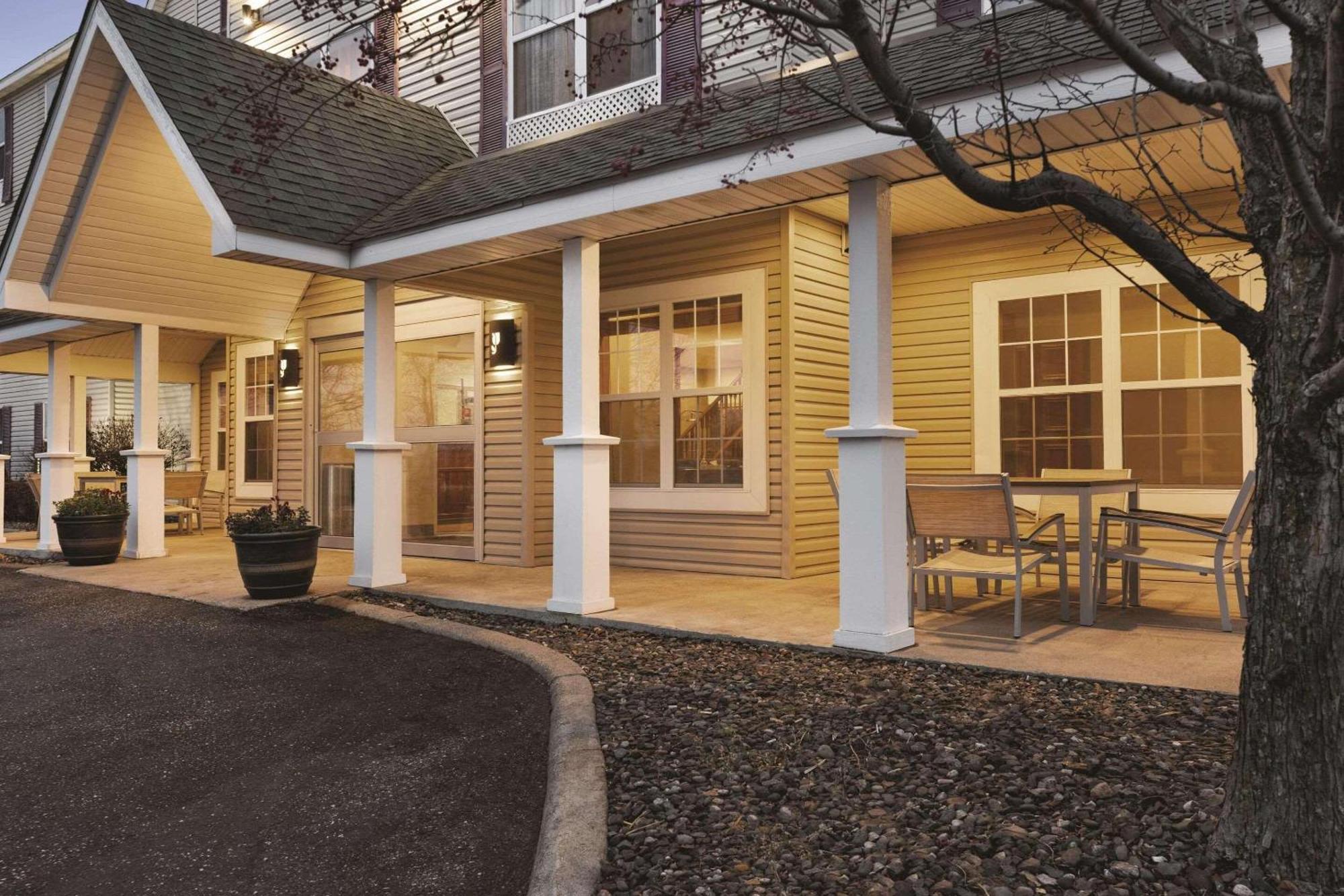 Country Inn & Suites By Radisson, Forest Lake, Mn Bagian luar foto