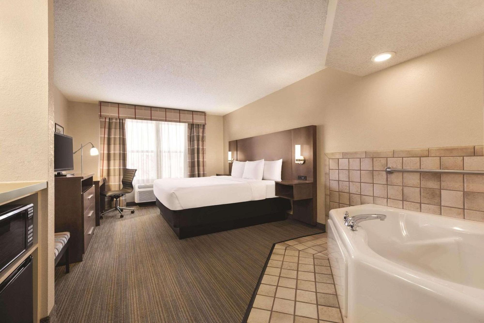 Country Inn & Suites By Radisson, Forest Lake, Mn Bagian luar foto